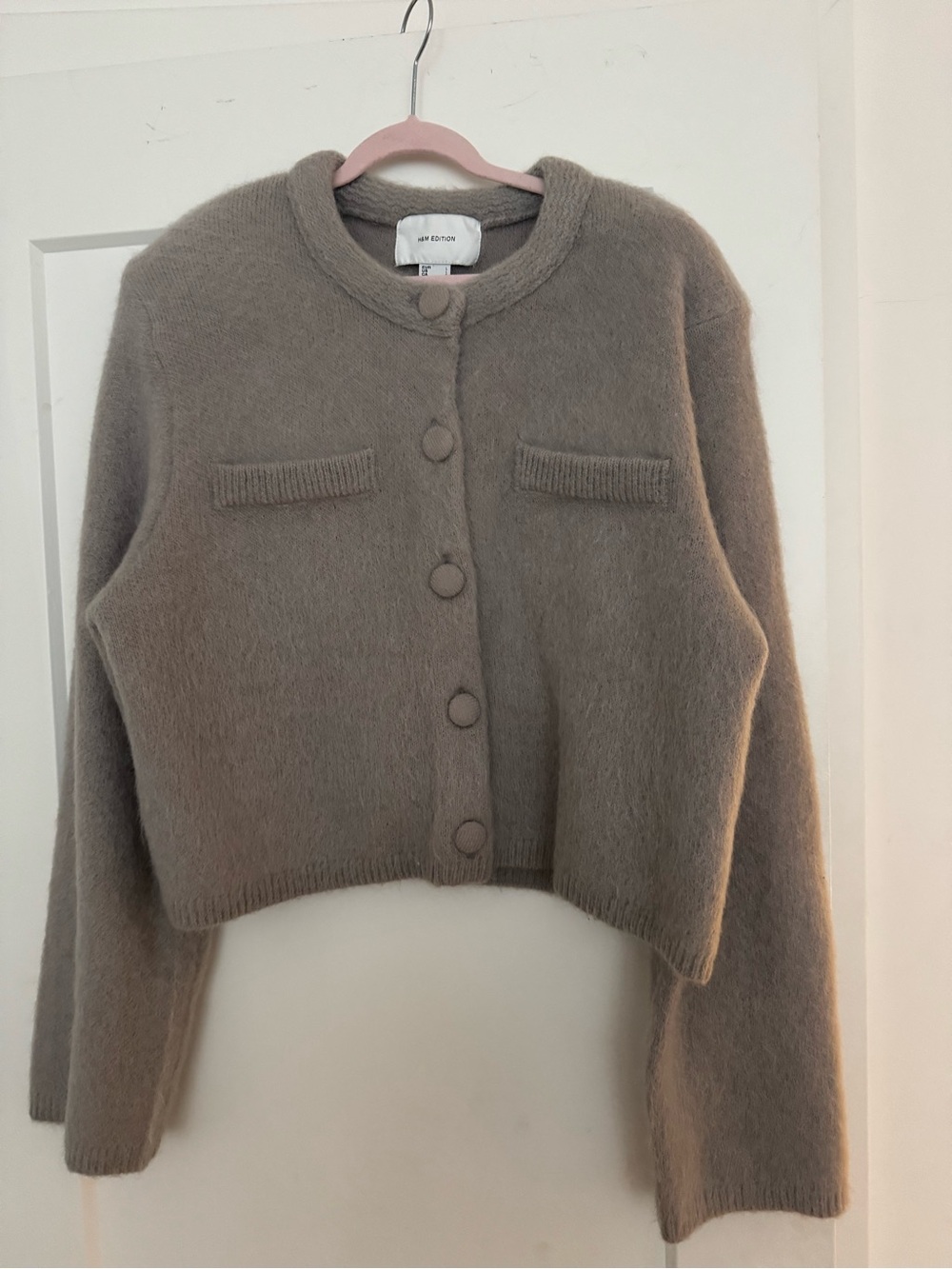 SOLDOUT H&M Taupe Button-Front Cropped Cardigan